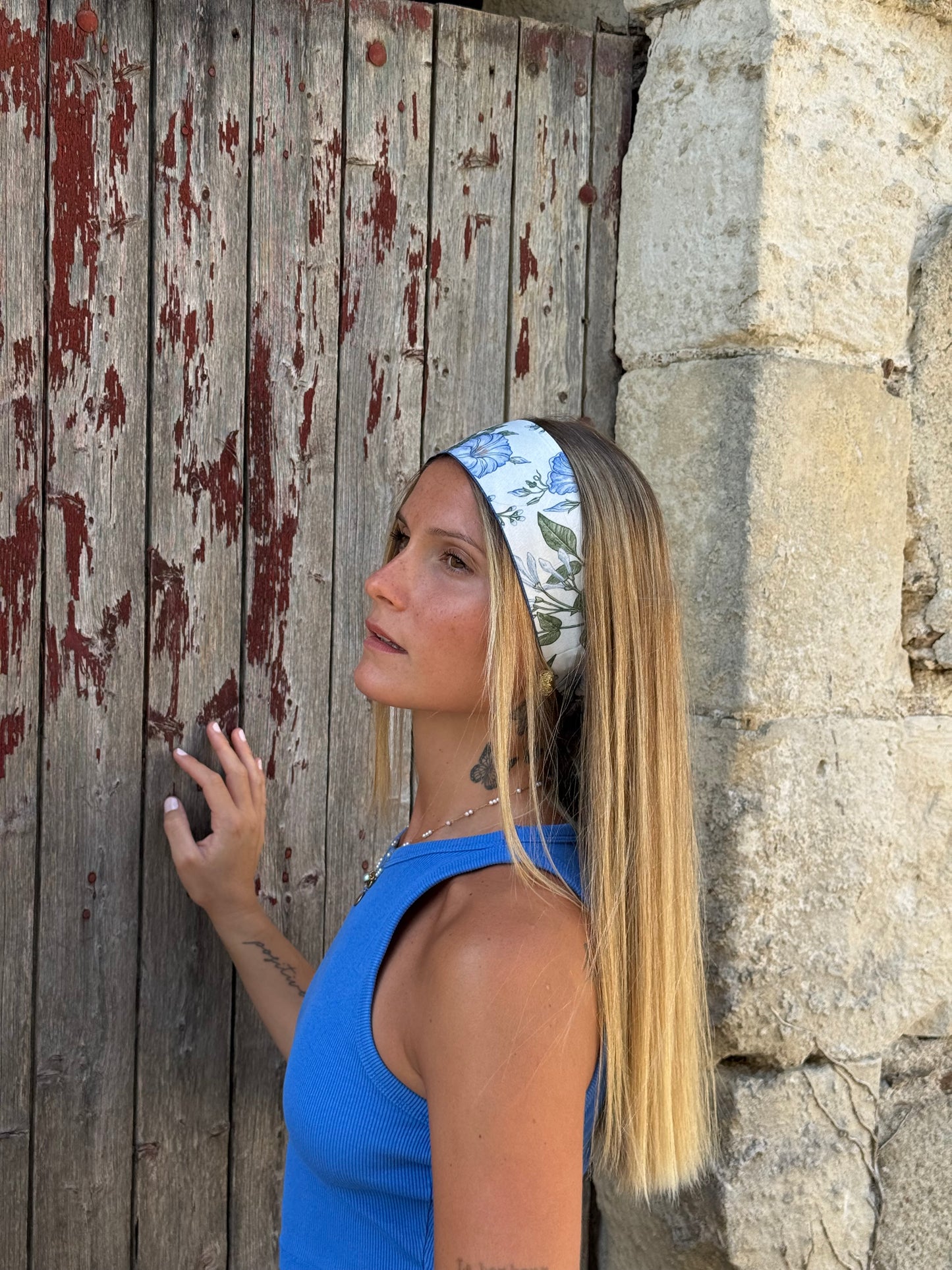 Foulard fleuri bleu