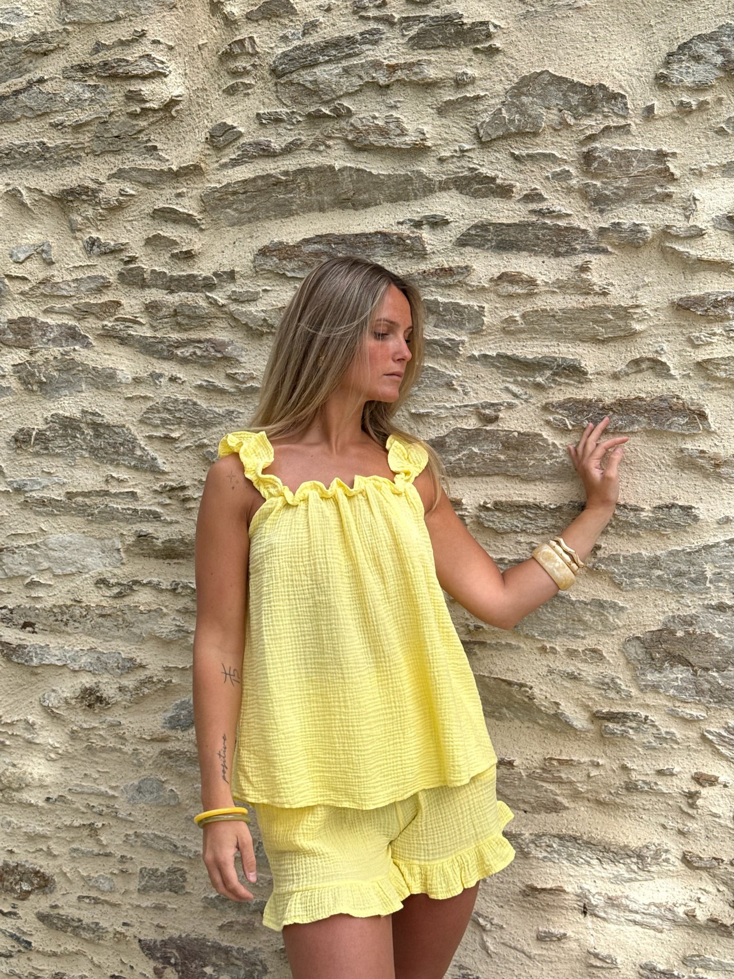 Ensemble jaune