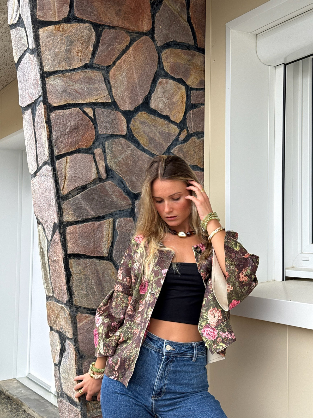 Veste marron fleurie